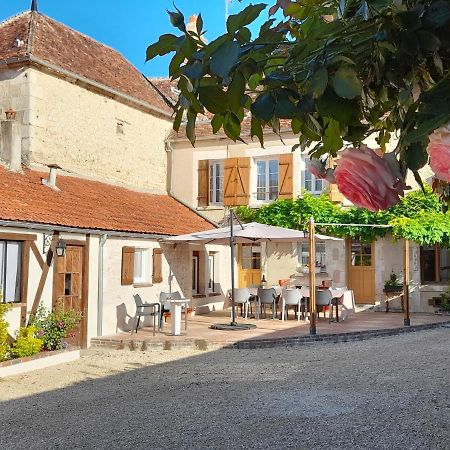 Aux Sources De Ouanne Bed & Breakfast エクステリア 写真