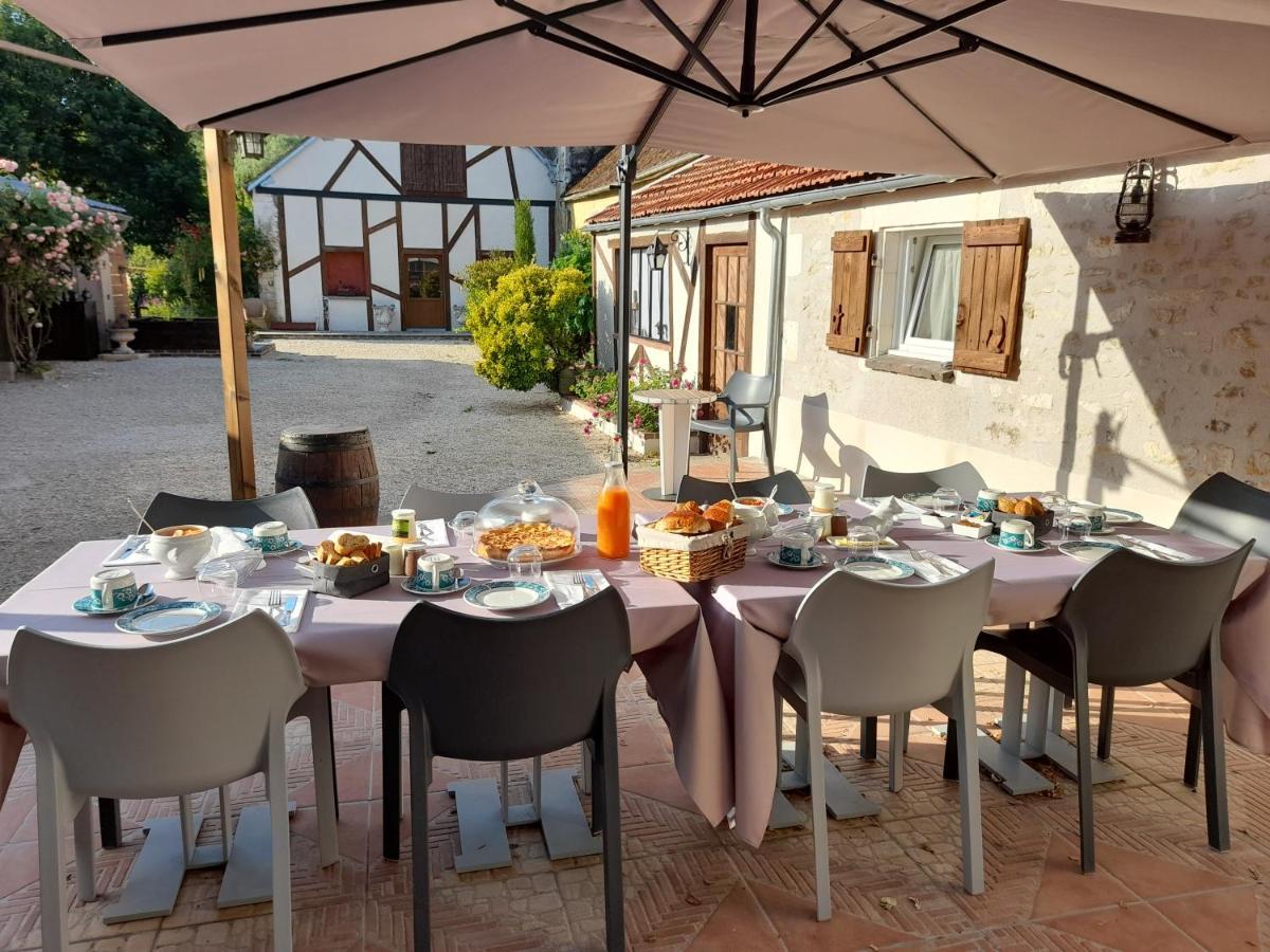 Aux Sources De Ouanne Bed & Breakfast エクステリア 写真